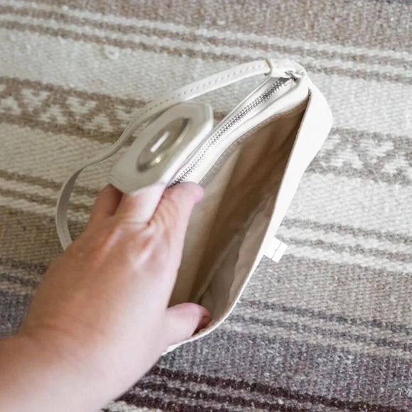 Michael Kors White Shoulder Bag - Picture 7 of 11